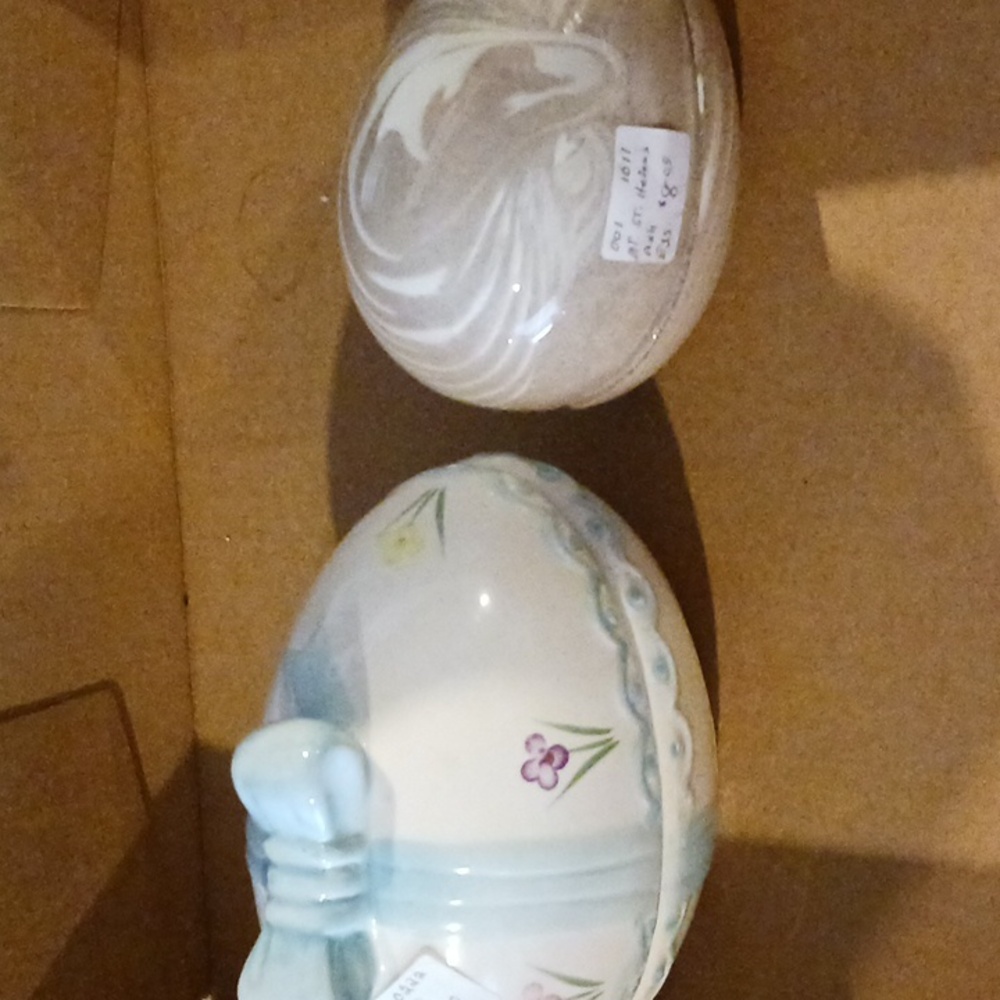 Ceramic eggs tricket box